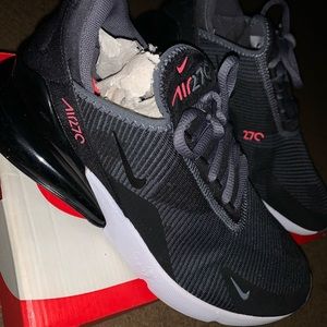 Nike Air Max 270